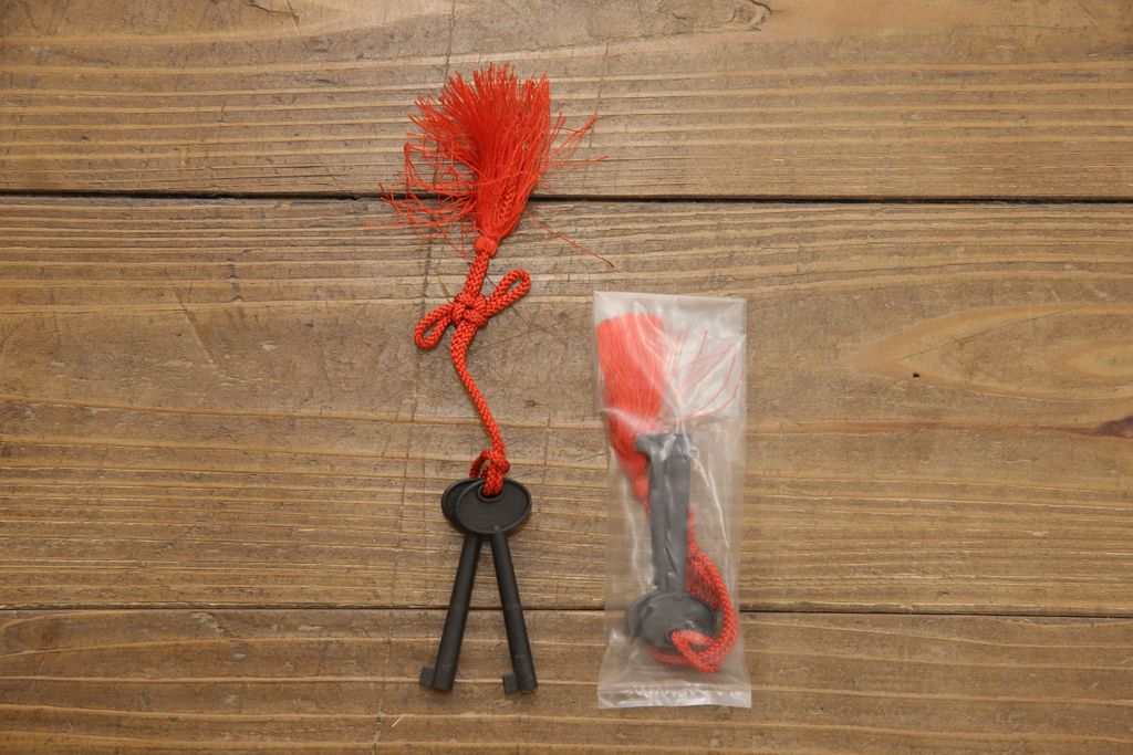 中古　美品　仙台民芸箪笥(仙台箪笥)　欅産業製　艶やかな漆塗りに重厚な金具が映える整理箪笥(収納箪笥、サイドチェスト、引き出し)(R-056508)