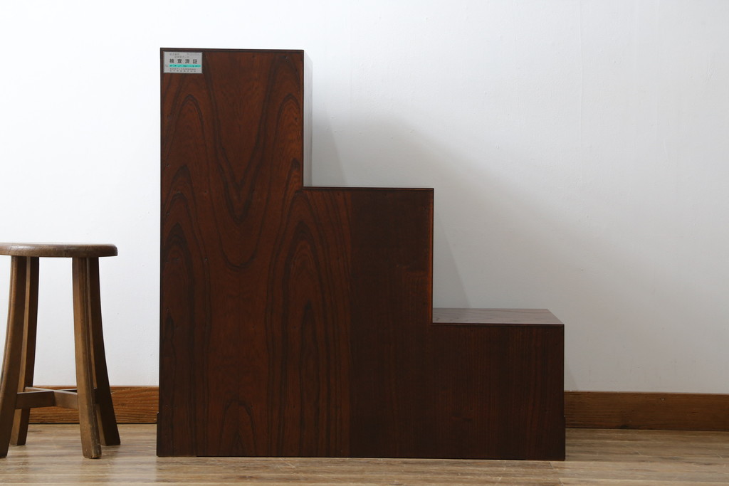 中古　美品　岩谷堂箪笥　月雫3段　あられ紋様の金具が目を引く階段箪笥(民芸箪笥、収納箪笥、和タンス)(R-079488)
