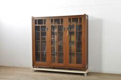 中古　美品　アメリカ　Stickley(スティックレー、スティックレイ)　ミッドセンチュリーテイストの空間づくりにおすすめの薄型キャビネット(ブックケース、本箱、収納棚、戸棚)(R-080115)