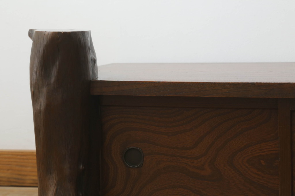 和製アンティーク　三方欅(ケヤキ)材　落ち着いた色味と木目が美しい置き床(置床、ローボード、テレビ台、テレビボード、収納棚、飾り台)(R-068373)