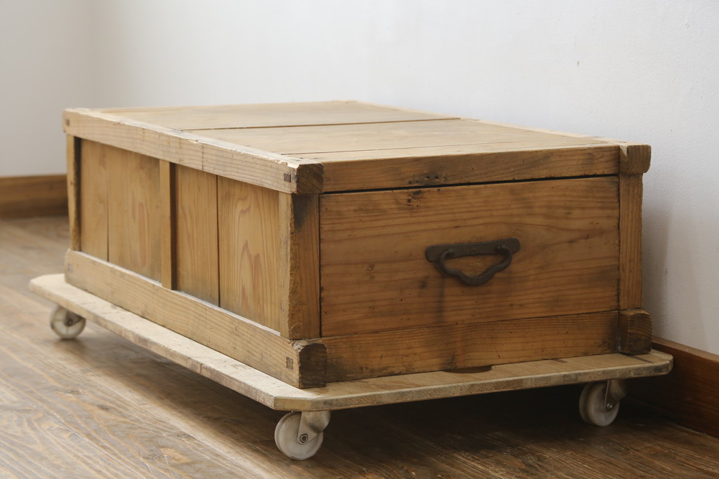 和製アンティーク　木味が趣あふれる関東水屋箪笥ローボード(ローチェスト、引き出し)(R-079776)