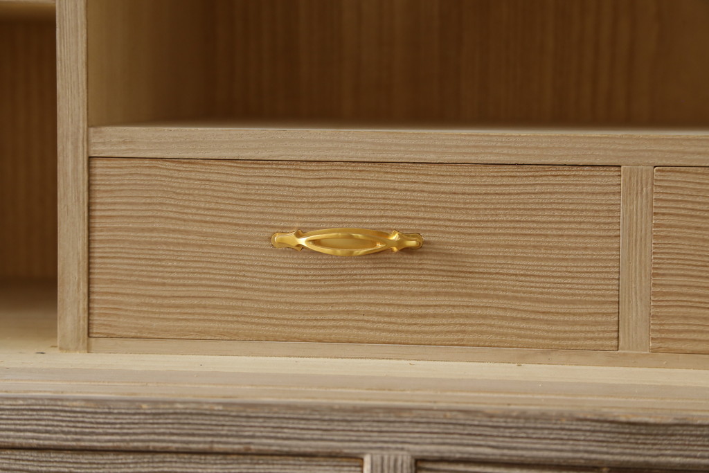中古　美品　最高級　通産大臣指定伝統工芸品　伝統工芸士　鹿島金正作　高千穂　品のある佇まいで和の雰囲気を引き立てる名古屋総桐たんす(胴丸、総桐たんす、着物箪笥、引き出し、和たんす、衣装箪笥)(定価約250万円)(R-079829)