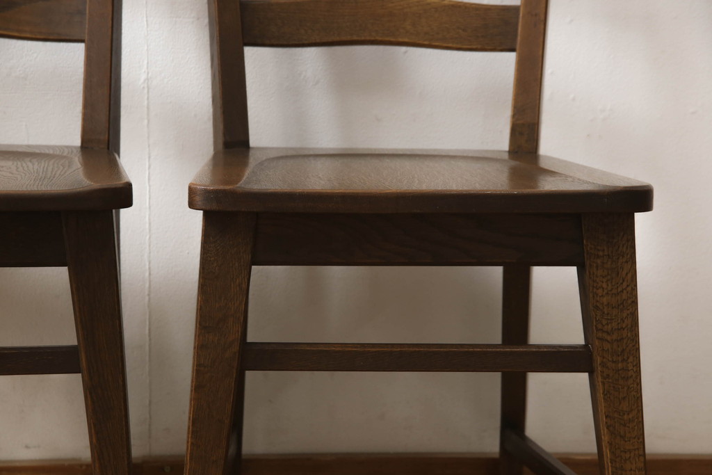 中古　美品　永田良介商店　神戸洋家具　落ち着きのあるシックな佇まいが魅力のラダー型食堂椅子2脚セット(ダイニングチェア、ラダーバックチェア、ワークチェア、板座チェア、椅子、イス)(R-065703)