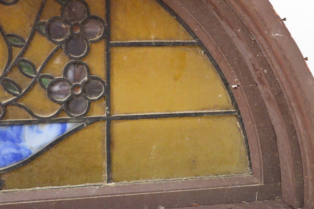 アンティーク建具　大正ロマンの雰囲気あふれるステンドグラス窓+窓枠セット1枚(FIX、はめ殺し、ガラス窓)(R-059306)