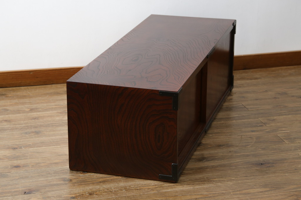 中古　美品　岩谷堂箪笥　菊幸作　ケヤキ材　左右対称の杢目が目を引くローボード(テレビボード、テレビ台、リビングボード、収納棚)(R-050941)