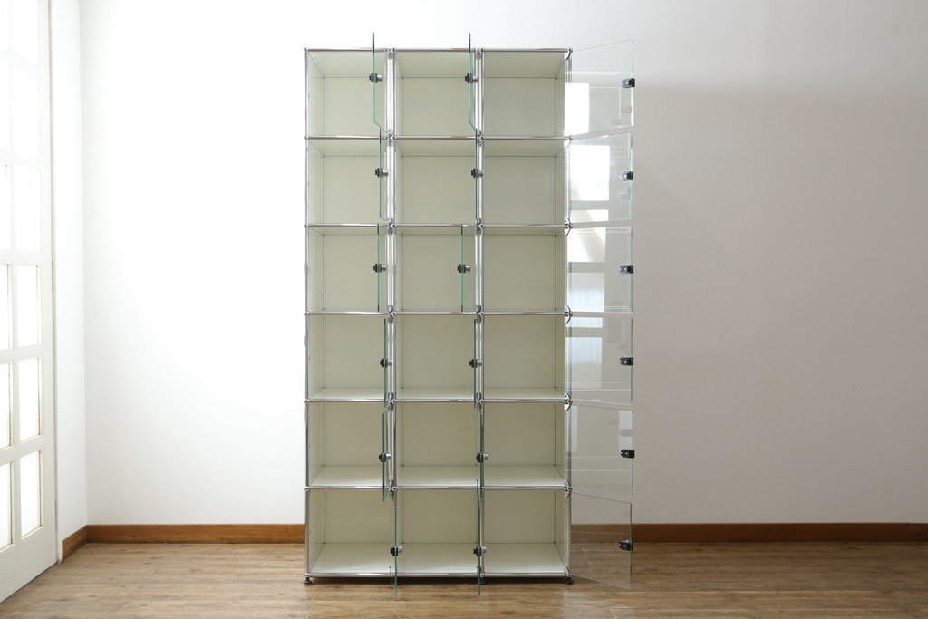 中古 USMハラー(USM Haller) シンプルなデザインとガラス扉が 中古 USMハラー(USM Haller) シンプルなデザインとガラス扉が