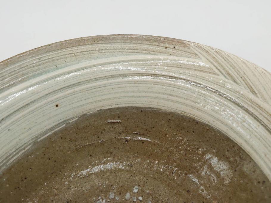 小林東五　對州窯　刷毛目(はけめ)　約20cm　6.6寸　土の温かみを感じる平皿(深皿、和皿、和食器、六寸六分、共箱付き)(R-080407)