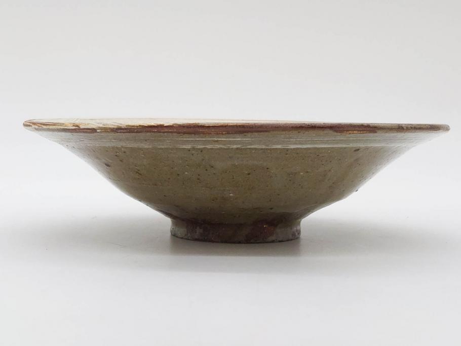 小林東五　對州窯　刷毛目(はけめ)　約20cm　6.6寸　土の温かみを感じる平皿(深皿、和皿、和食器、六寸六分、共箱付き)(R-080407)