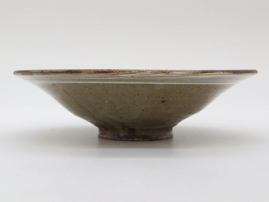 小林東五　對州窯　刷毛目(はけめ)　約20cm　6.6寸　土の温かみを感じる平皿(深皿、和皿、和食器、六寸六分、共箱付き)(R-080407)