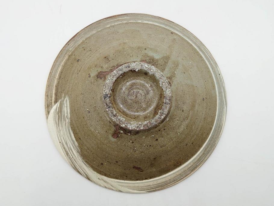 小林東五　對州窯　刷毛目(はけめ)　約20cm　6.6寸　土の温かみを感じる平皿(深皿、和皿、和食器、六寸六分、共箱付き)(R-080407)