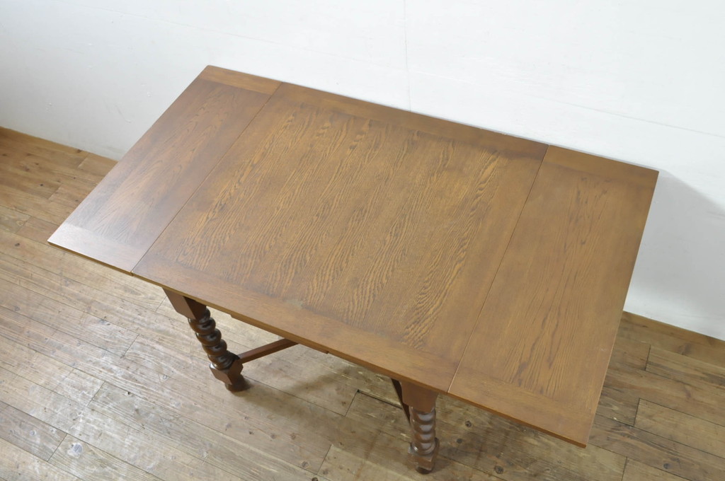 中古　美品　百貨店取り扱い　国産職人手作品　オーク材　ツイストレッグが特徴的なドローリーフテーブル(ダイニングテーブル、エクステンションテーブル、2人掛け、4人掛け、食卓)(定価約22万円)(R-080175)