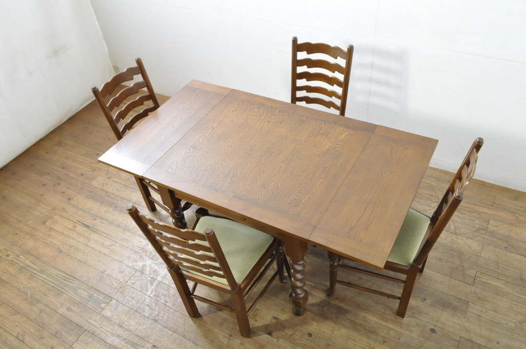 中古　美品　百貨店取り扱い　国産職人手作品　オーク材　クラシカルな雰囲気が魅力のチェア4脚セット(ダイニングチェア、アームレスチェア、椅子、イス)(定価1脚約5万円)(R-080176)
