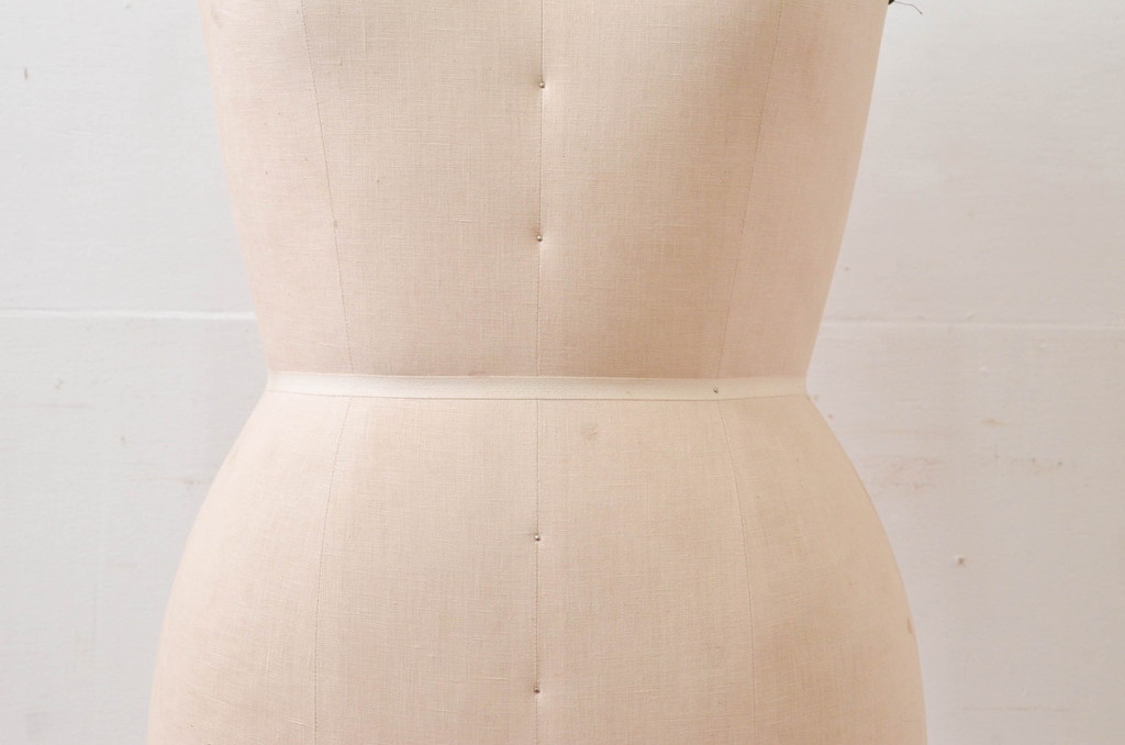 和製ビンテージ　大洋工芸　10MISSY　アトリエのような雰囲気づくりにぴったりなトルソー(DRESS FORM 1st EDITION、マネキン、ディスプレイ雑貨、店舗什器、ヴィンテージ)(R-077782)