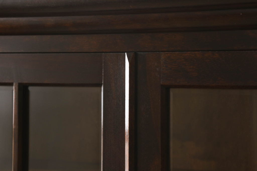 中古　松本民芸家具　品の良さを感じさせるシックな佇まいのA型食器棚(定価約55万円)(キャビネット、収納棚、戸棚)(R-051635)