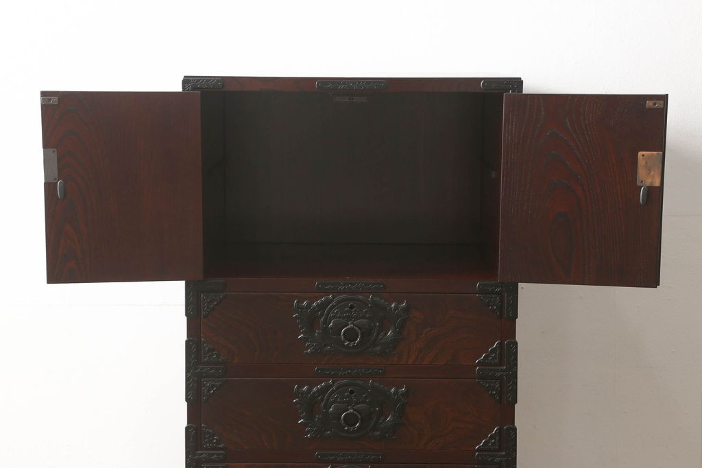 中古　美品　岩谷堂箪笥　細部の意匠に職人のこだわりを感じる立長箪笥(縦型チェスト、衣装たんす、収納箪笥、整理箪笥、引き出し)(R-059894)