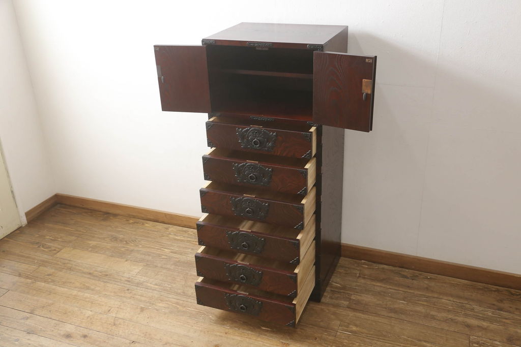 中古　美品　岩谷堂箪笥　細部の意匠に職人のこだわりを感じる立長箪笥(縦型チェスト、衣装たんす、収納箪笥、整理箪笥、引き出し)(R-059894)