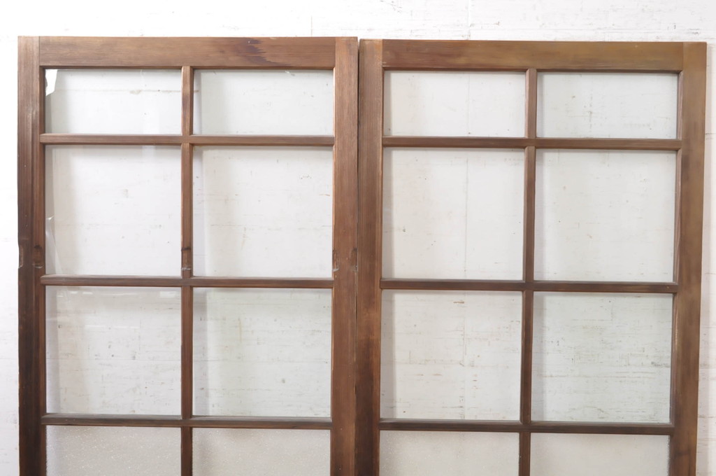 アンティーク建具　懐かしい雰囲気漂うしっかりとした枠のガラス戸2枚セット(引き戸)(R-072937)