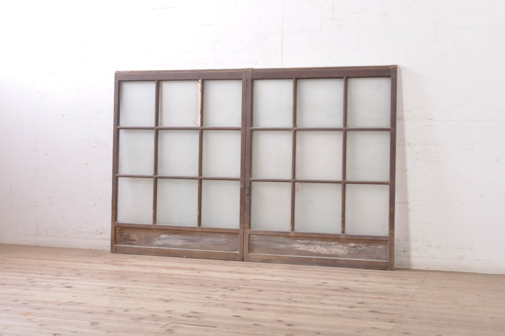 アンティーク建具　どこか懐かしい雰囲気漂うガラス窓2枚セット(引き戸、ガラス戸)(R-072941)