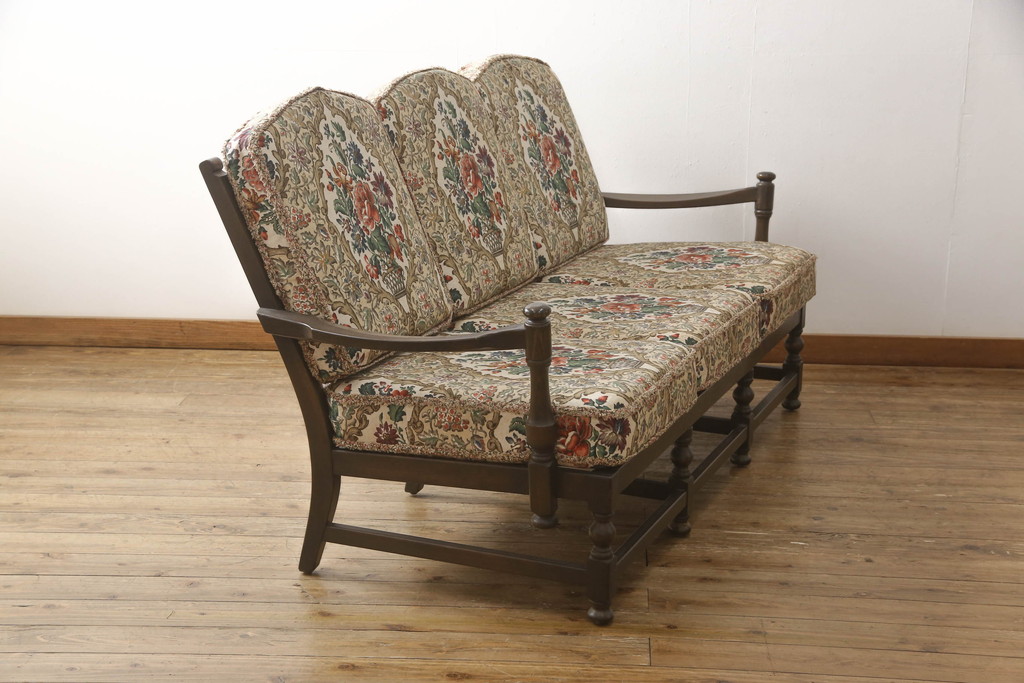 イギリスビンテージ　ERCOL(アーコール)　Old Colonial(オールドコロニアル)シリーズ　クラシカルなファブリックが格調高い雰囲気を醸し出す3人掛けソファ(三人掛けソファ、3P、トリプルソファ、アームソファ、英国、北欧、ヴィンテージ)(R-066513)