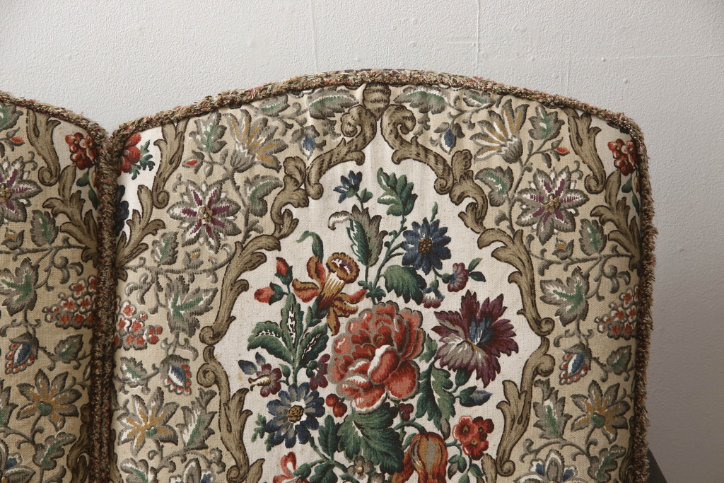 イギリスビンテージ　ERCOL(アーコール)　Old Colonial(オールドコロニアル)シリーズ　クラシカルなファブリックが格調高い雰囲気を醸し出す3人掛けソファ(三人掛けソファ、3P、トリプルソファ、アームソファ、英国、北欧、ヴィンテージ)(R-066513)