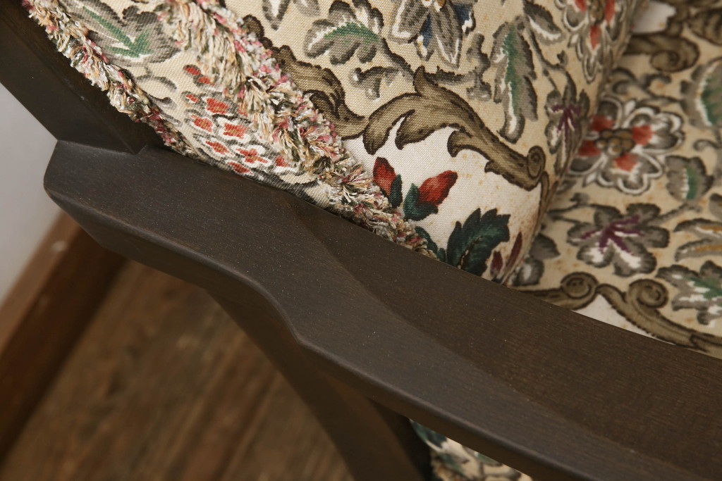 イギリスビンテージ　ERCOL(アーコール)　Old Colonial(オールドコロニアル)シリーズ　クラシカルなファブリックが格調高い雰囲気を醸し出す3人掛けソファ(三人掛けソファ、3P、トリプルソファ、アームソファ、英国、北欧、ヴィンテージ)(R-066513)