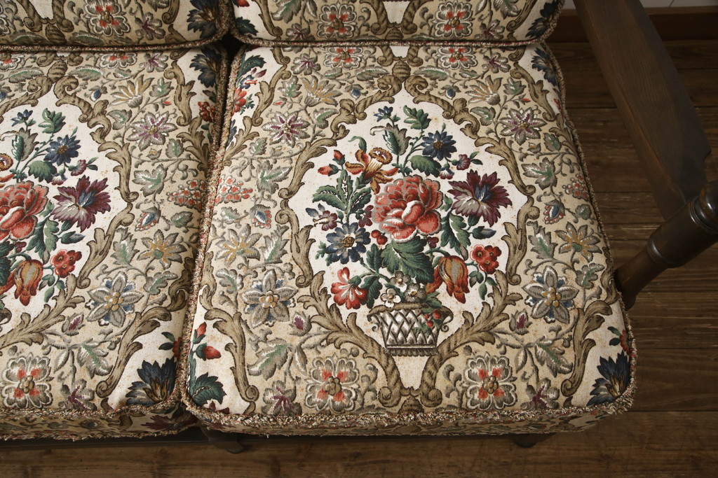 イギリスビンテージ　ERCOL(アーコール)　Old Colonial(オールドコロニアル)シリーズ　クラシカルなファブリックが格調高い雰囲気を醸し出す3人掛けソファ(三人掛けソファ、3P、トリプルソファ、アームソファ、英国、北欧、ヴィンテージ)(R-066513)