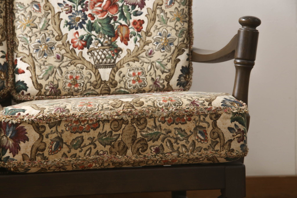 イギリスビンテージ　ERCOL(アーコール)　Old Colonial(オールドコロニアル)シリーズ　クラシカルなファブリックが格調高い雰囲気を醸し出す3人掛けソファ(三人掛けソファ、3P、トリプルソファ、アームソファ、英国、北欧、ヴィンテージ)(R-066513)