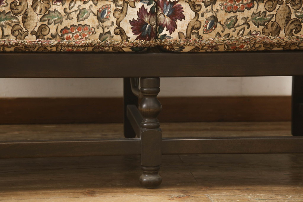 イギリスビンテージ　ERCOL(アーコール)　Old Colonial(オールドコロニアル)シリーズ　クラシカルなファブリックが格調高い雰囲気を醸し出す3人掛けソファ(三人掛けソファ、3P、トリプルソファ、アームソファ、英国、北欧、ヴィンテージ)(R-066513)