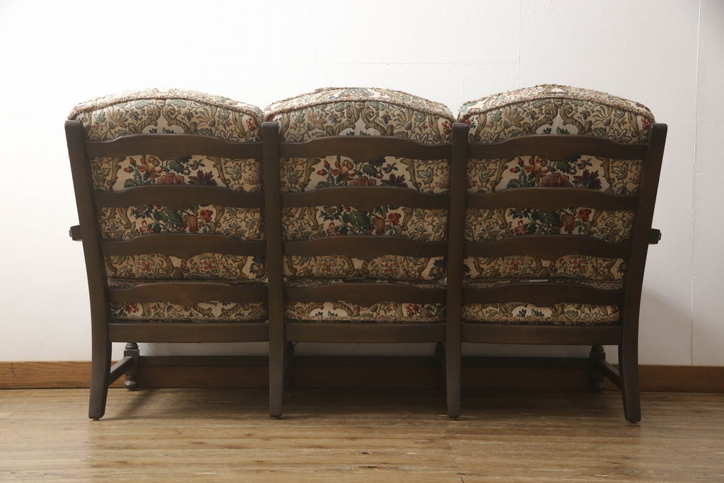 イギリスビンテージ　ERCOL(アーコール)　Old Colonial(オールドコロニアル)シリーズ　クラシカルなファブリックが格調高い雰囲気を醸し出す3人掛けソファ(三人掛けソファ、3P、トリプルソファ、アームソファ、英国、北欧、ヴィンテージ)(R-066513)
