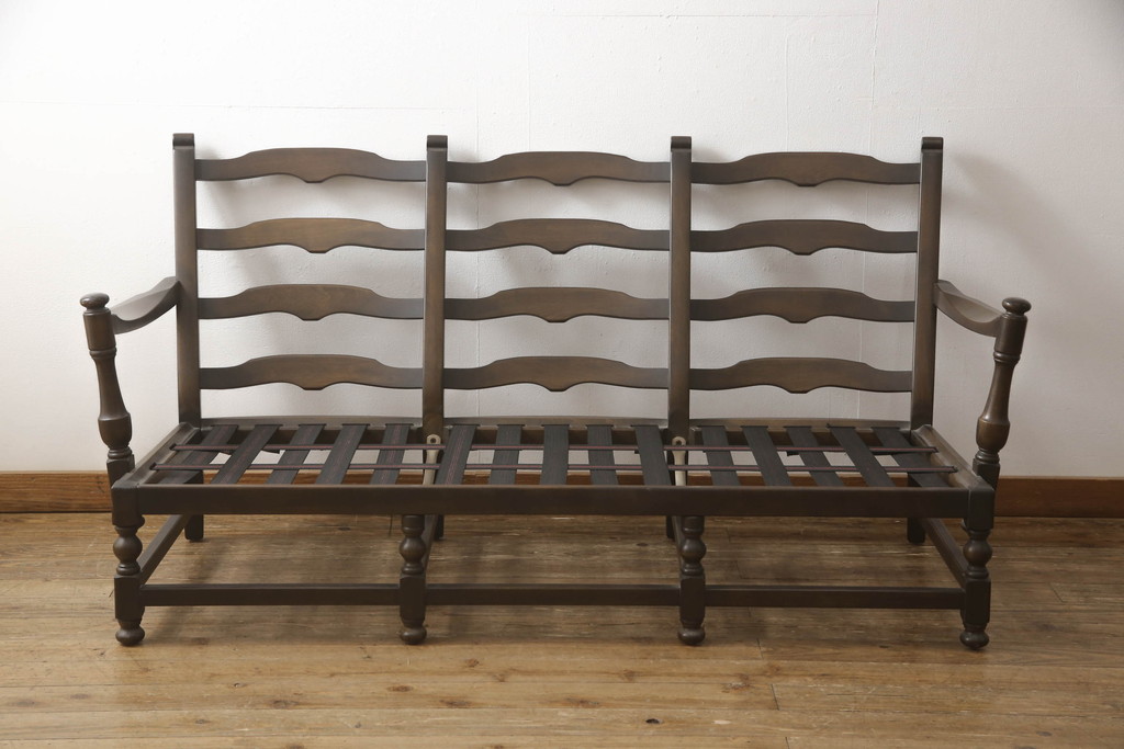 イギリスビンテージ　ERCOL(アーコール)　Old Colonial(オールドコロニアル)シリーズ　クラシカルなファブリックが格調高い雰囲気を醸し出す3人掛けソファ(三人掛けソファ、3P、トリプルソファ、アームソファ、英国、北欧、ヴィンテージ)(R-066513)
