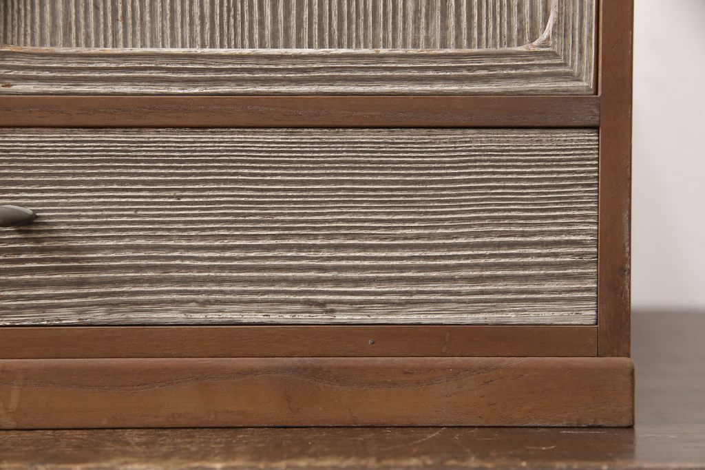 ビンテージ　昭和中期　前面フチ桑材　小ぶりで上品な総桐箪笥(小引き出し、桐たんす、収納棚、ヴィンテージ)(R-055891)