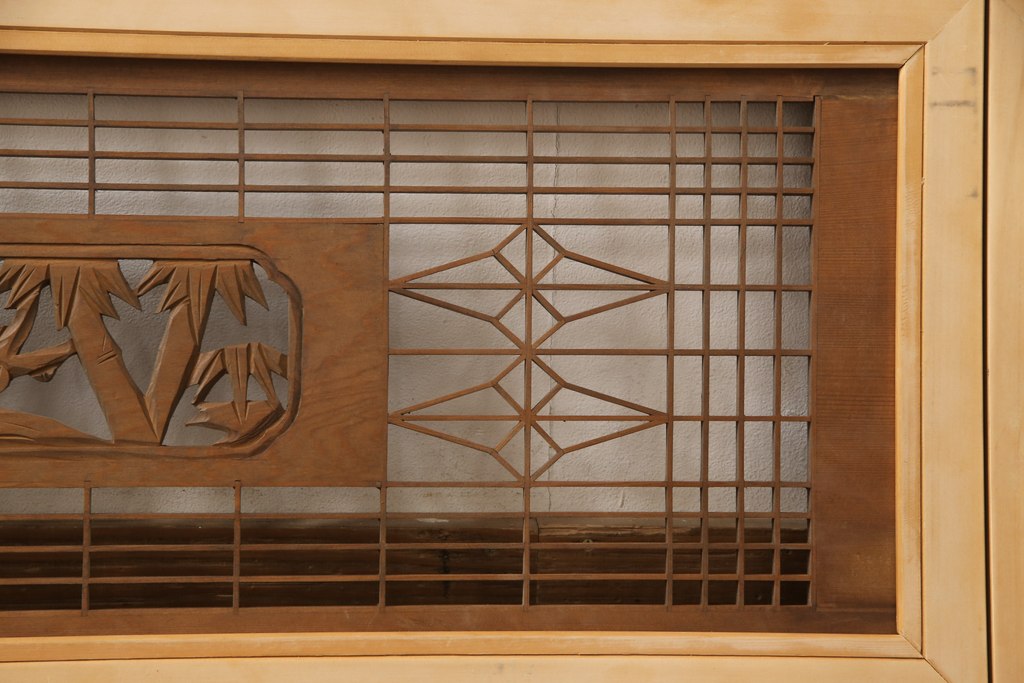 アンティーク建具　松竹梅の彫刻と組子細工入り　和風の欄間2枚セット(明かり取り、明り取り)(R-056614)