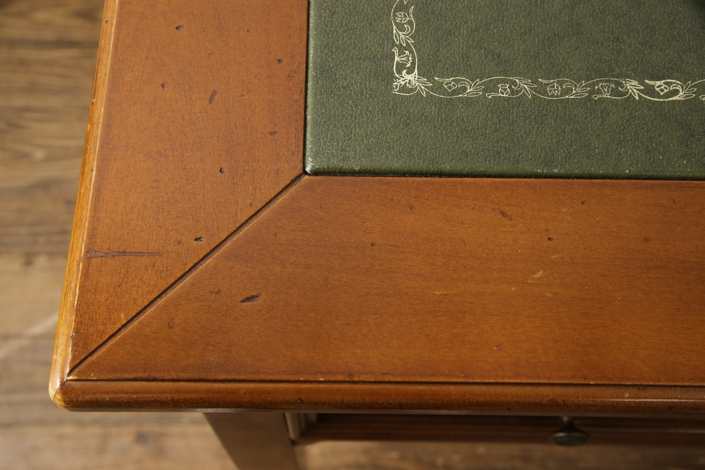 中古　美品　フリソンレンゾ(FRISON RENZO)　イタリア高級家具　クラシカルな気品漂うレザートップ両袖デスク(在宅ワーク、在宅用、ワークデスク、机)(R-056066)