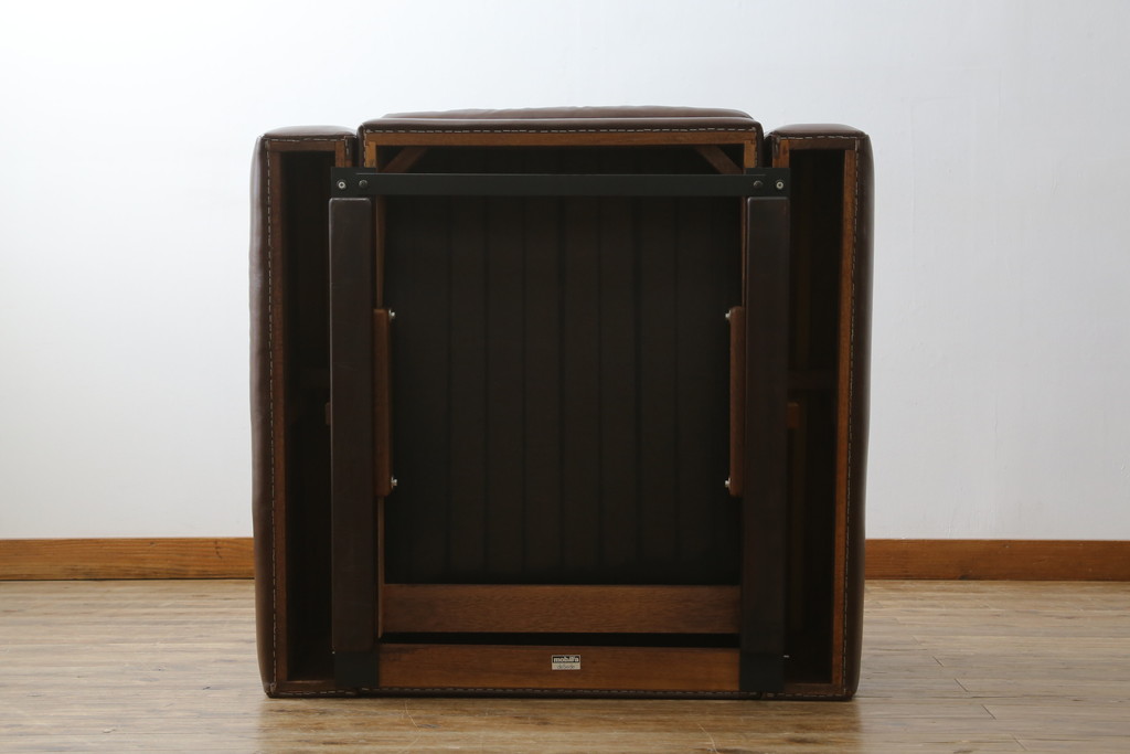 中古　デセデ(de Sede)　DS-13　ブラウン色　本革　シンプルモダンなフォルムが格好良い1人掛けレザーソファ(アームチェア、一人掛けソファ)(定価約60万円)(R-061446)