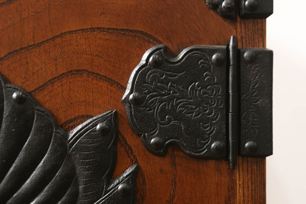 和製民芸家具　ビンテージ　岩谷堂箪笥　珍しい金具が風格を感じさせる小箪笥(ヴィンテージ、チェスト、引き出し)(R-060337)