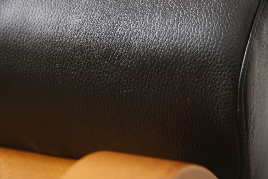 北欧ビンテージ　スウェーデン　NELO社製　ブラックカラーと木の色合いのコントラストが格好良いオットマン(フットスツール、1人掛けソファ、椅子、ヴィンテージ)(R-065466)