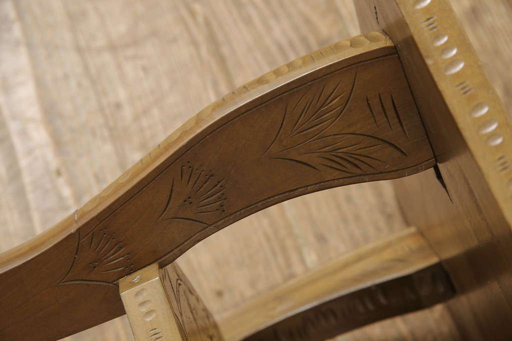 中古　美品　軽井沢彫り　繊細な桜の彫刻が目を惹くセンターテーブル(座卓、ローテーブル)(R-061373)
