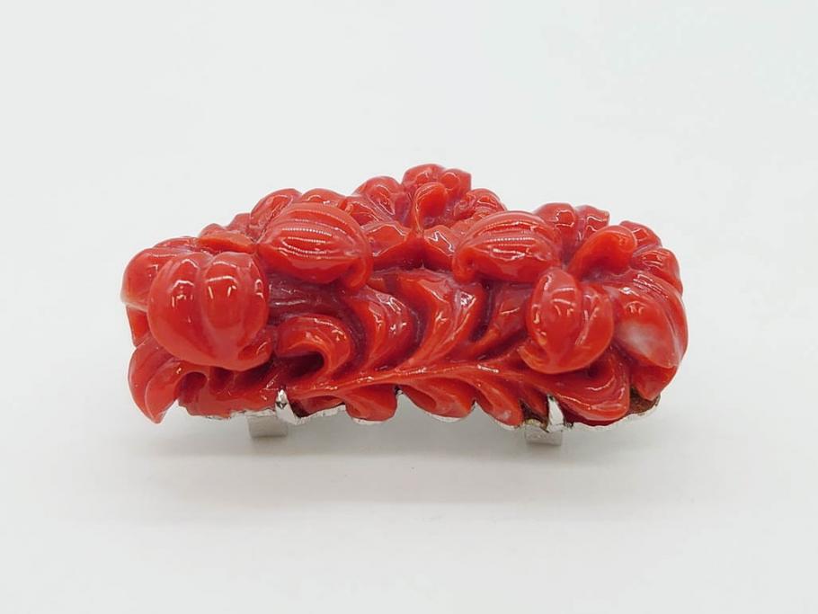 時代物　赤珊瑚　彫刻　色鮮やかな帯留(花、サンゴ、帯留め、着物道具、和装小物、アクセサリー、ブローチ)(R-080552)