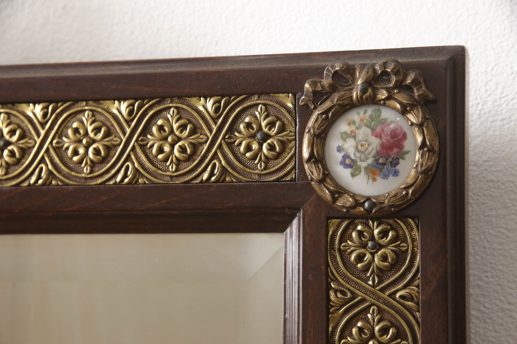 中古　美品　スペイン家具　マリネール(Mariner)　細部まで施された豪華な装飾がエレガントなウォールミラー(壁掛け鏡)(R-066523)