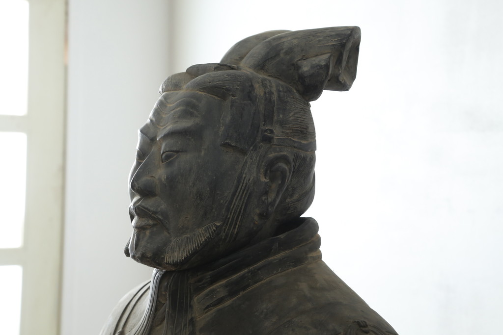 中国ビンテージ　特大!!  堂々とした立ち姿で威厳を感じさせる兵馬俑の象(焼物、オブジェ、将軍俑?、置物、ディスプレイ、店舗什器、ヴィンテージ)(R-075812)