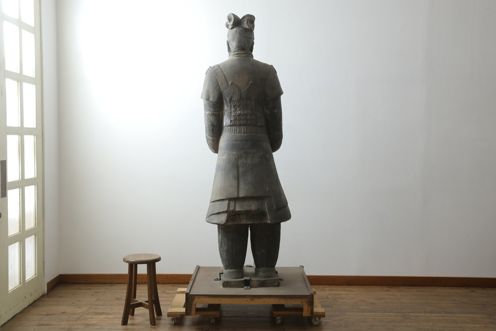 中国ビンテージ　特大!!  堂々とした立ち姿で威厳を感じさせる兵馬俑の象(焼物、オブジェ、将軍俑?、置物、ディスプレイ、店舗什器、ヴィンテージ)(R-075812)