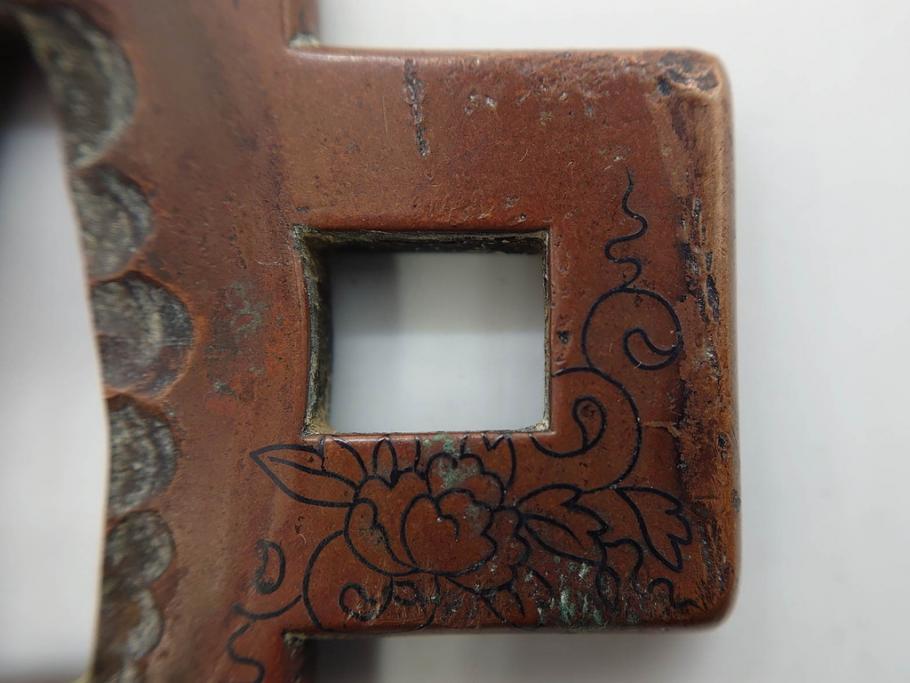 時代武具　素銅　金象嵌　十字　技巧を凝らした鍔(キリシタン、花、彫刻、刀装具、ケース付き)(R-080414)