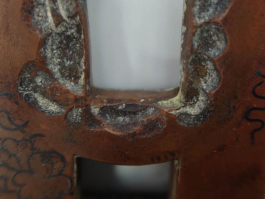 時代武具　素銅　金象嵌　十字　技巧を凝らした鍔(キリシタン、花、彫刻、刀装具、ケース付き)(R-080414)