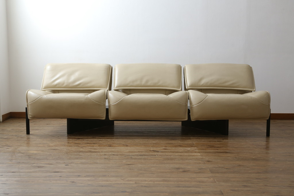中古　本革(レザー)　Cassina(カッシーナ)　VERANDA(ヴェランダ) 　125VERANDA3　高級感溢れるデザインと機能性が素敵な3Pソファ(三人掛け、ハイバックチェア)(定価約150万円)(R-071358)