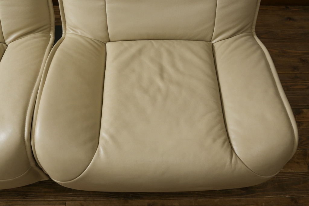中古　本革(レザー)　Cassina(カッシーナ)　VERANDA(ヴェランダ) 　125VERANDA3　高級感溢れるデザインと機能性が素敵な3Pソファ(三人掛け、ハイバックチェア)(定価約150万円)(R-071358)