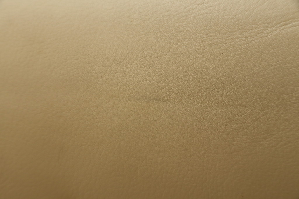 中古　本革(レザー)　Cassina(カッシーナ)　VERANDA(ヴェランダ) 　125VERANDA3　高級感溢れるデザインと機能性が素敵な3Pソファ(三人掛け、ハイバックチェア)(定価約150万円)(R-071358)
