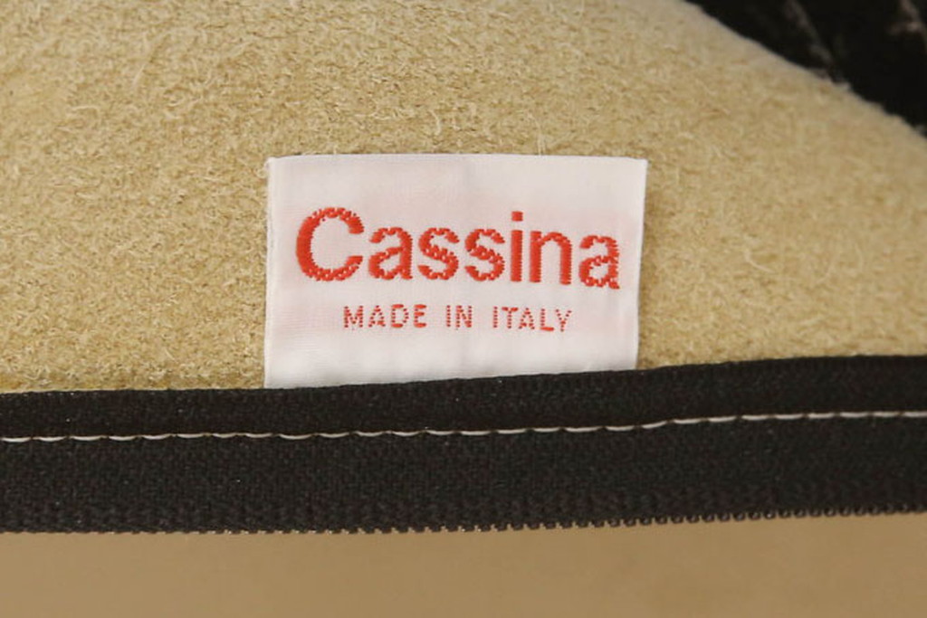 中古　本革(レザー)　Cassina(カッシーナ)　VERANDA(ヴェランダ) 　125VERANDA3　高級感溢れるデザインと機能性が素敵な3Pソファ(三人掛け、ハイバックチェア)(定価約150万円)(R-071358)