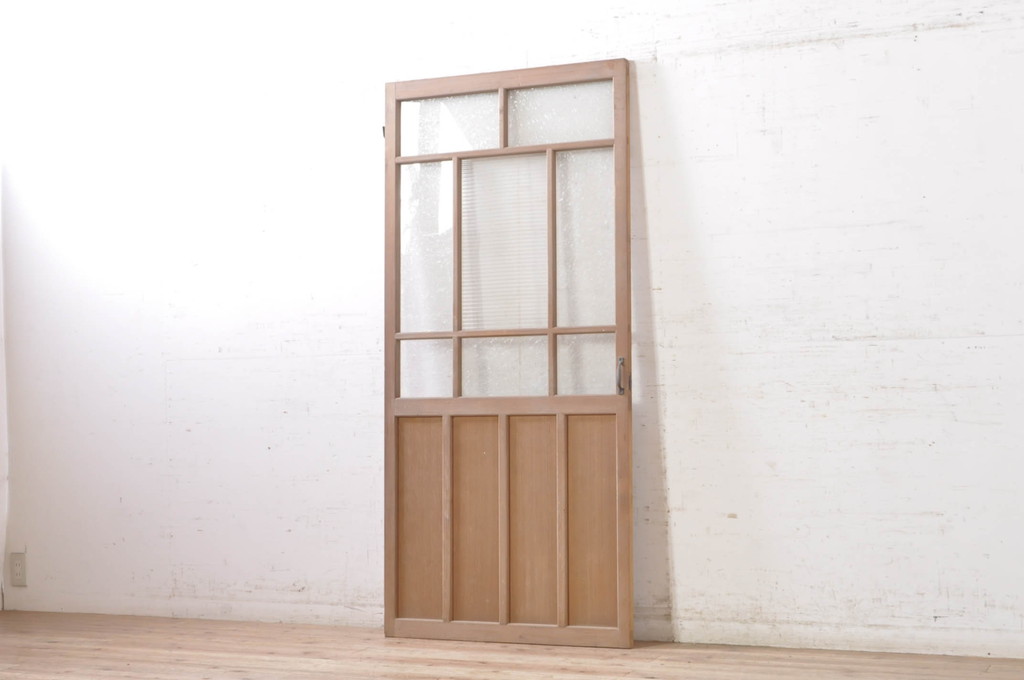 アンティーク建具　大正ロマン　素朴な木味が魅力の上質なドア1枚(木製扉)(R-073448)