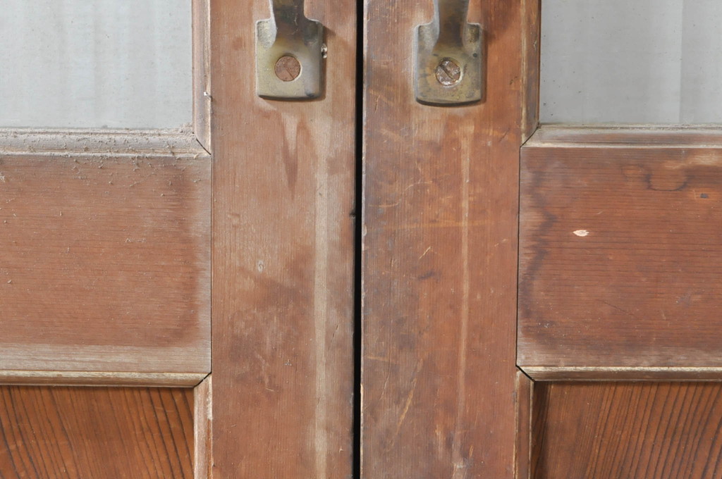 アンティーク建具　上手物!!!　腰板一枚板　昔懐かしいレトロな雰囲気漂う両開きドア(親子ドア)1対2枚セット (木製扉、玄関ドア)(R-073450)