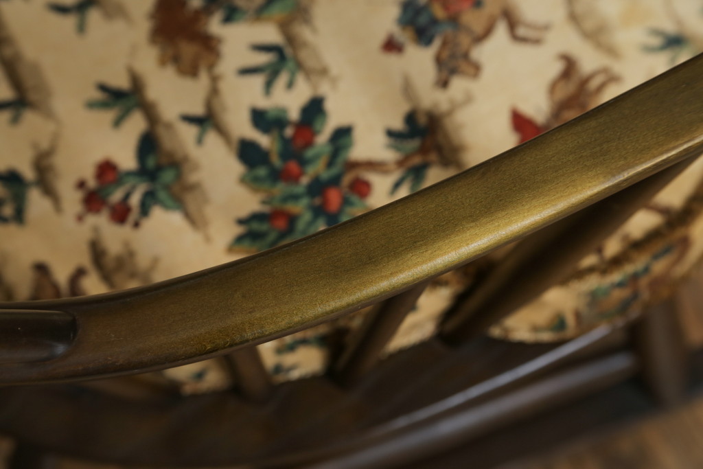イギリスビンテージ　美品　レア品!!　ERCOL(アーコール)　Chairmakers Chair(チェアメーカーズチェア)　柔らかな曲線が身体を包み込むロッキングチェア(アームチェア、揺り椅子、イス、椅子、英国、ヴィンテージ)(R-075924)